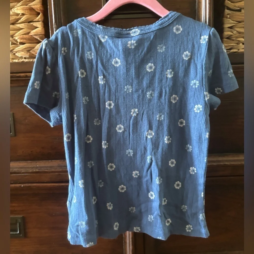 Old Navy floral short sleeve rib tee in size M